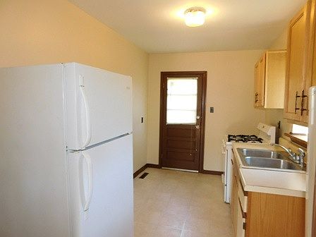 5th image of 313 St Luke St