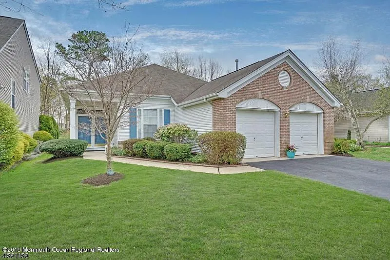 50 Springlawn Dr photo 1