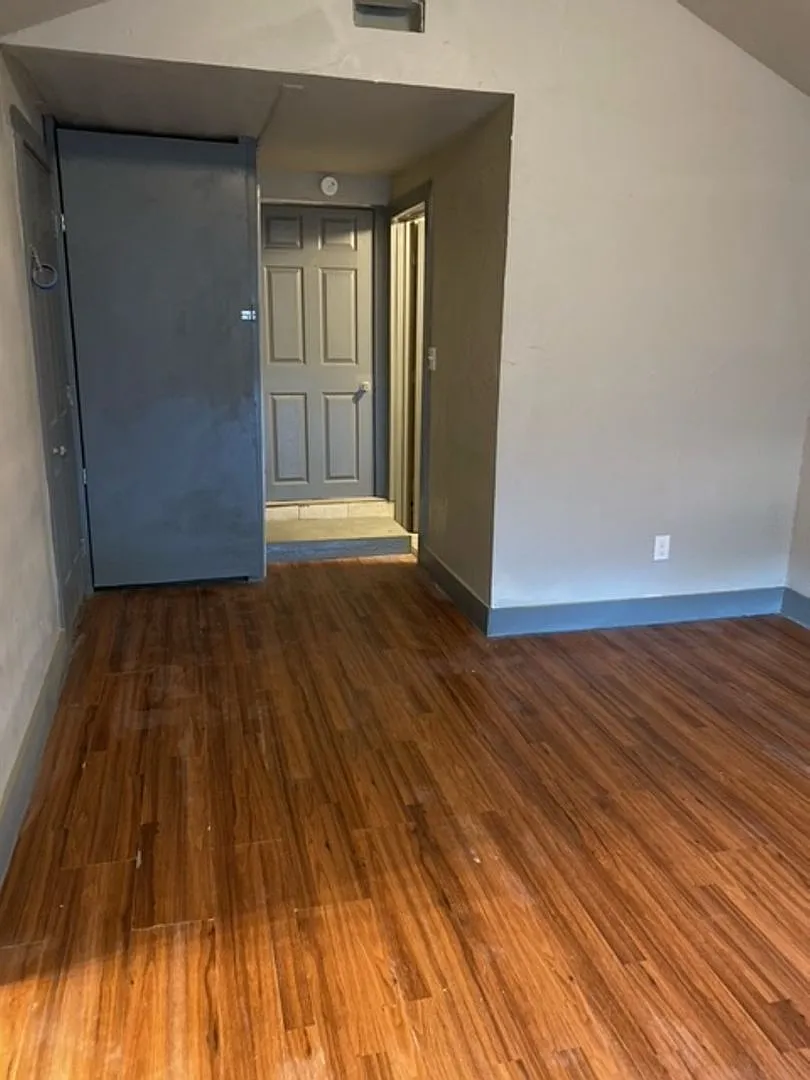 **Charming 3-Bedroom, 2-Bath Home in West Tulsa $1,195/Month — Photo 3