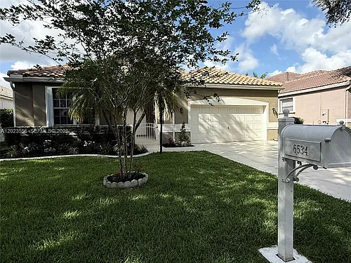 6534 NW 80th Dr Photo 1