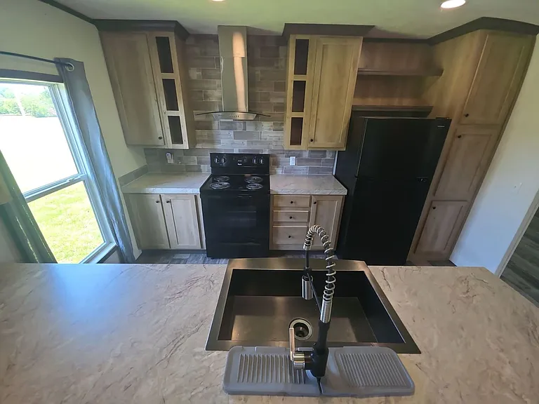 175 Oak Ln — Photo 27