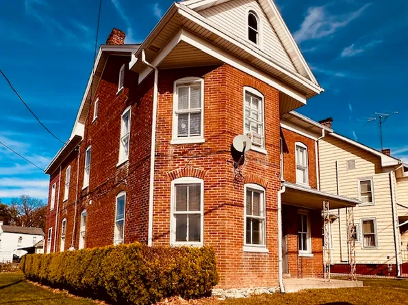 37 3rd St Unit 2, Hanover, PA 17331