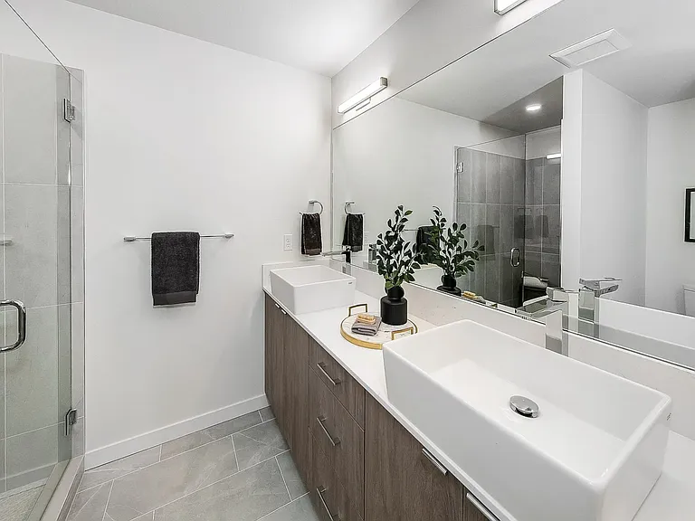 8549 Midvale Ave N #B — Photo 17