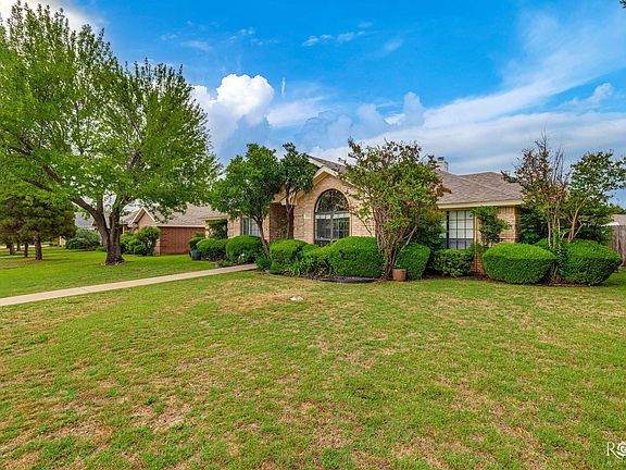 3rd image of 3509 Shadyhill Dr
