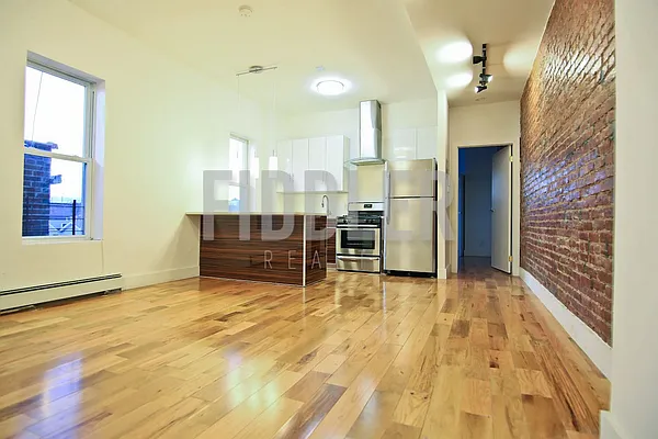 Rented by Fiddler Realty | media 18