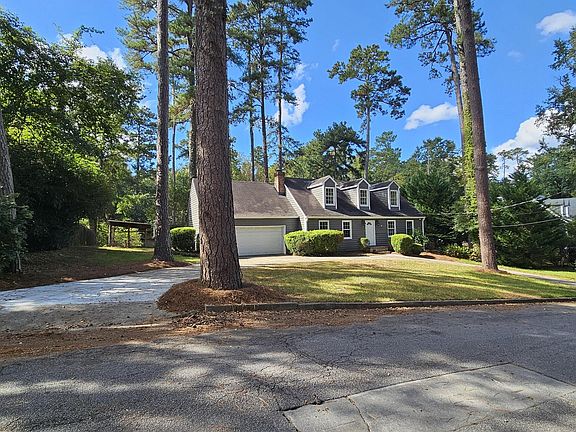 5th image of 390 Riverdale Rd