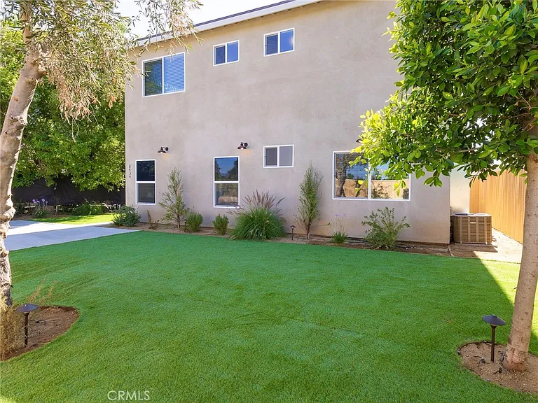 8434 Gothic St — Photo 25