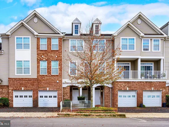 136 Melanie Way, Manahawkin, NJ 08050