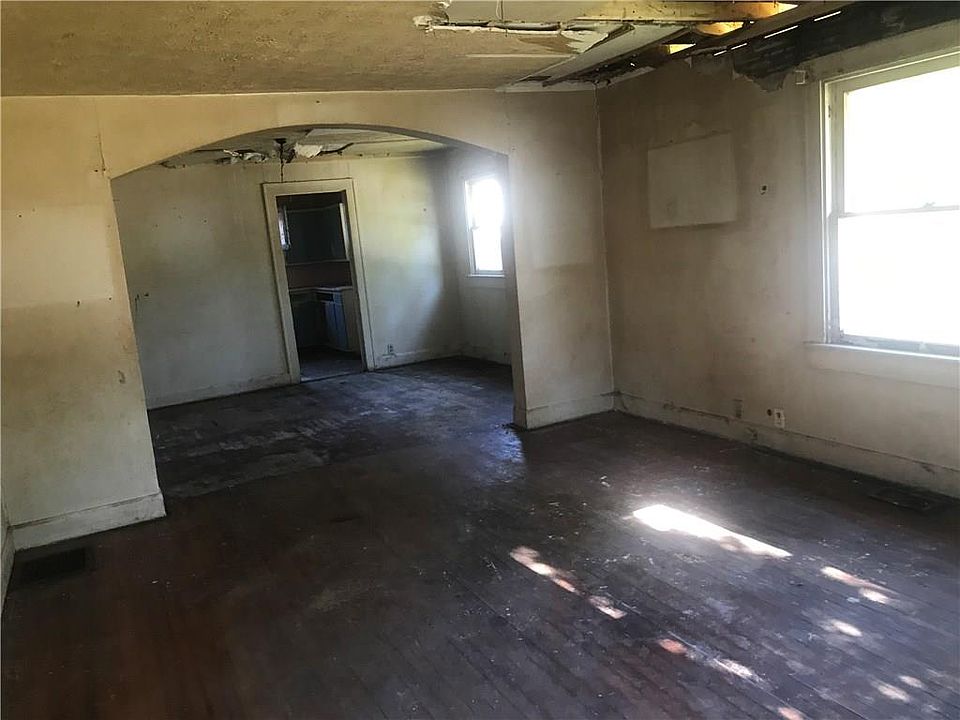 2nd image of 1640 N Alton Ave
