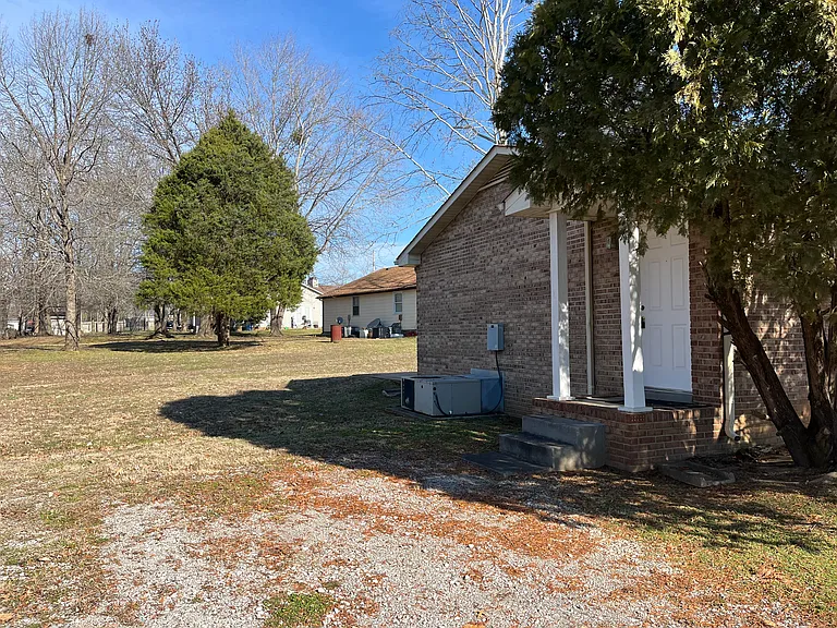601 Fairfield Dr #B — Photo 8