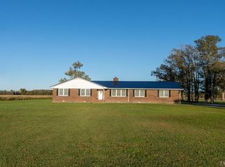 949 Holiday Island Rd, Hertford, NC 27944