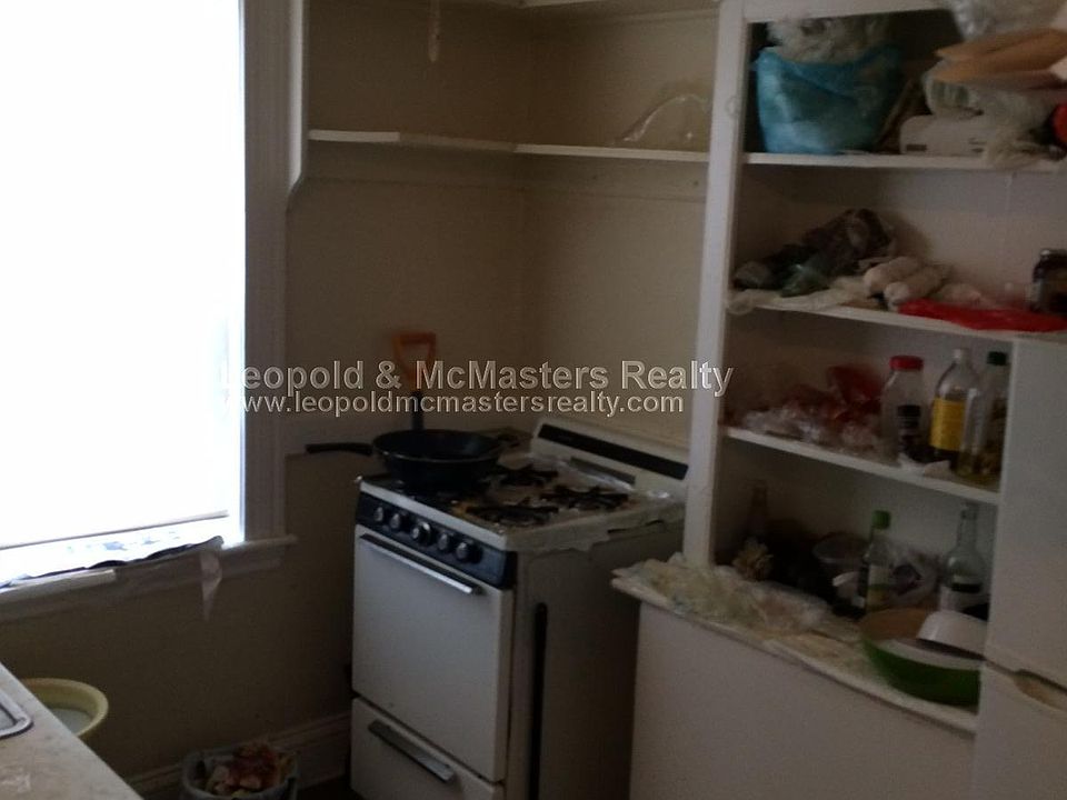 2nd image of 225 Kelton St APT 9C