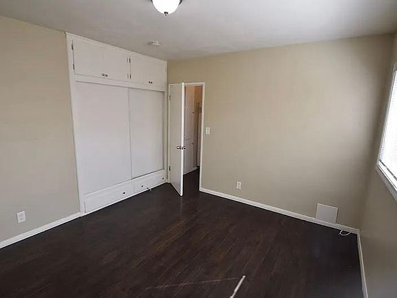 4th image of 100 Pinehurst Ave