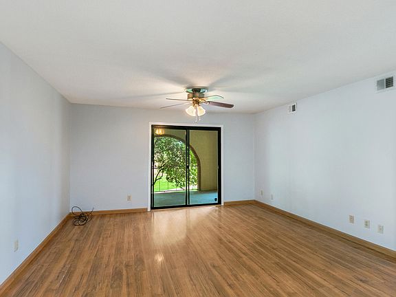 5th image of 441 W Yucca Ct Unit 205