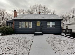 567 Logee St, Woonsocket, RI 02895