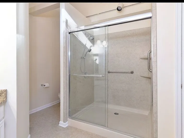 910 Lake Forest Dr — Photo 10