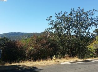 1320 SE Cascade Ct, Roseburg, OR 97470