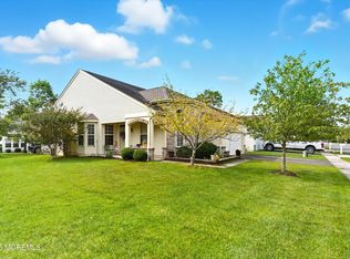 14 Vineyard Way, Barnegat, NJ 08005