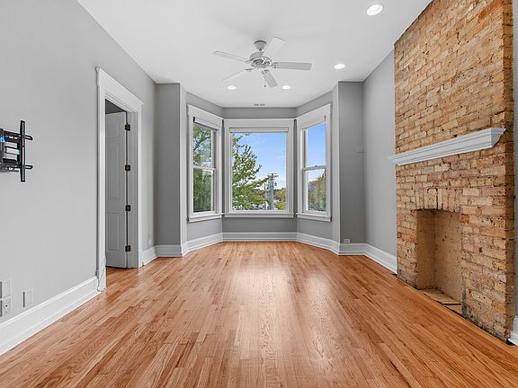 2nd image of 1658 W Nelson St