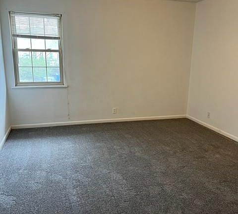 4th image of 915 Ewing Blvd APT 11