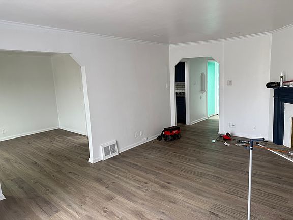 2nd image of 2046 42nd Ave #2