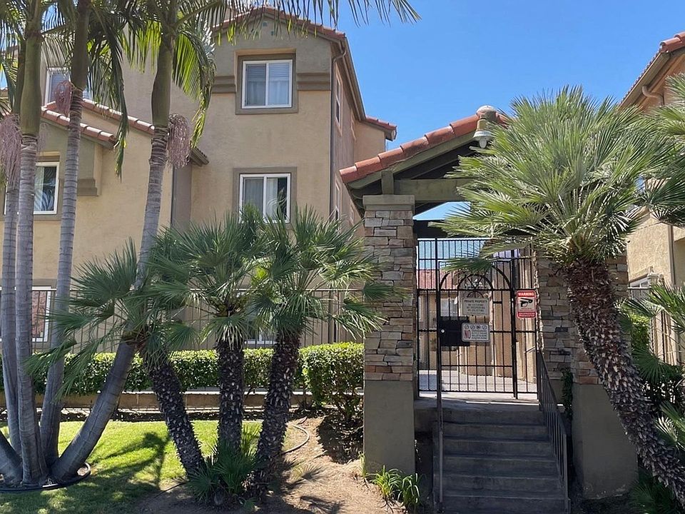 1st image of 4222 Menlo Ave Unit 34