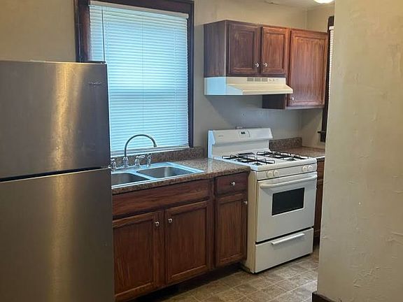 3rd image of 1710 Bridge Ave #1
