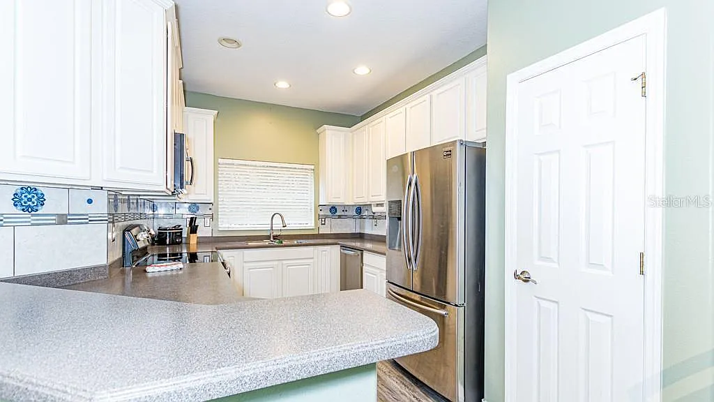 9905 Serona Bluff Way — Photo 4