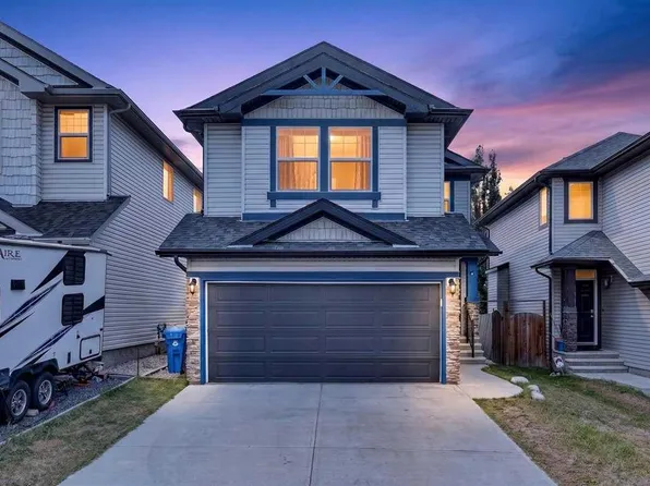 377 SE Panora Way NW, Calgary, AB T3K 0V2
