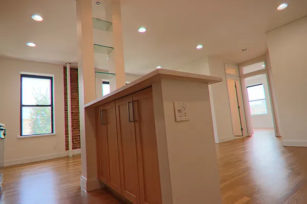 Rented by PMG Real Estate  | media 16