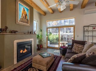 866 Viento Segundo Dr, Santa Fe, NM 87501
