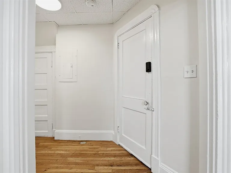 121 Glendale St #1 — Photo 7