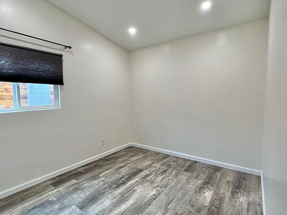 4th image of 4264 51st St #B