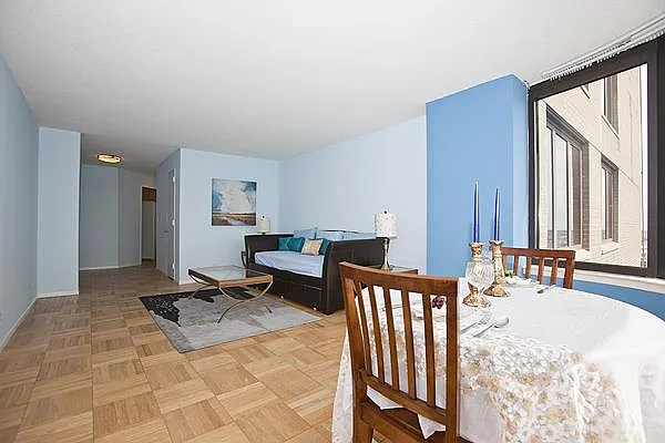 Rented by R New York | media 45