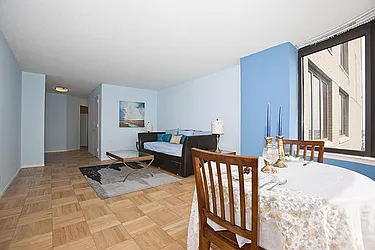 Rented by R New York