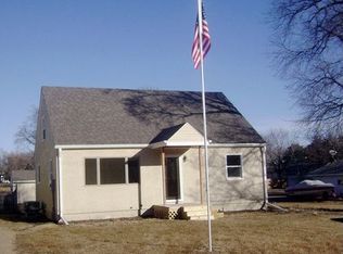 1210 W 11th St, Yankton, SD 57078