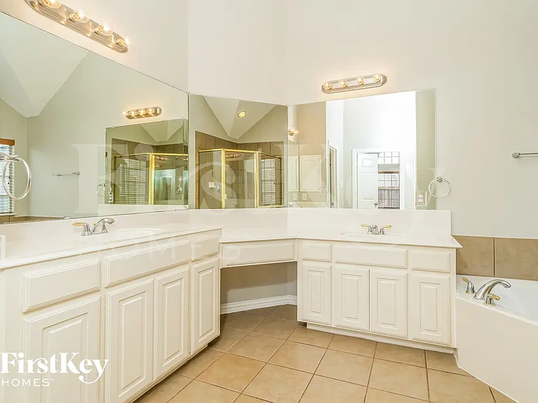 4301 Palmer Dr — Photo 11