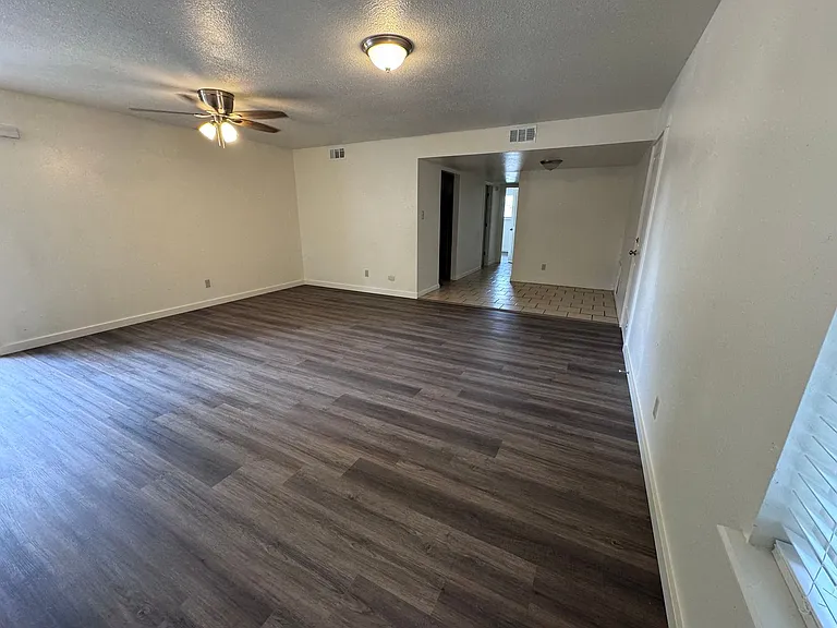 407 W Tilden St — Photo 36