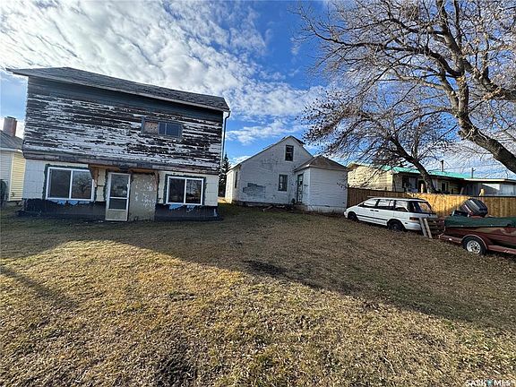 3rd image of 107 Main Street