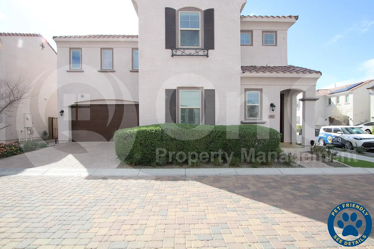 3 bed, 3.0 bath, 2100 sqft, $2,599 — Photo 1