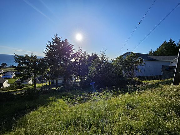 3rd image of 72 Shaker Rd