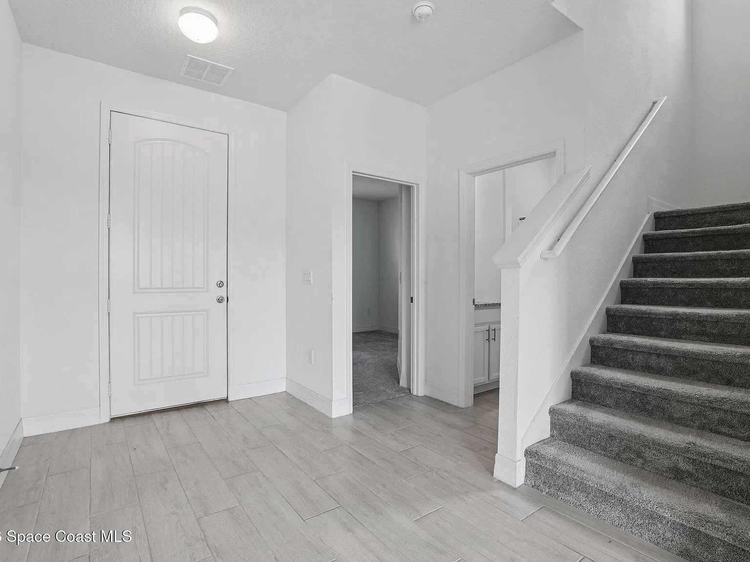 5 bed, 3.0 bath, 2654 sqft, $3,200 — Photo 4