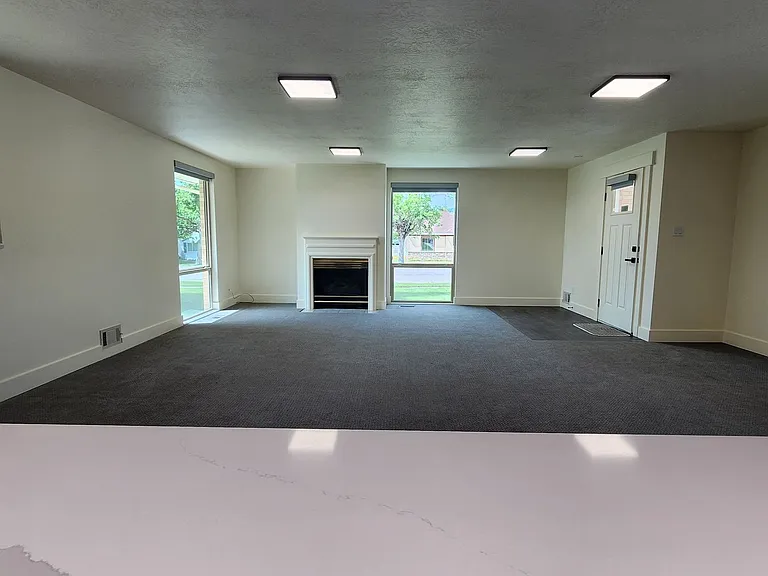 167 W Center St — Photo 4