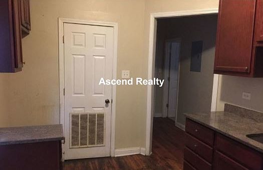 2nd image of 7310 S King Dr #1ST