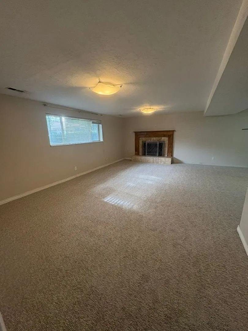 Spacious 4-Bedroom Cottonwood Heights Home with Fenced Yard & Two-Car Garage — Photo 3