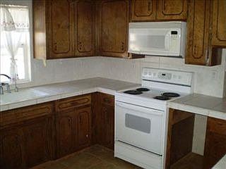 3rd image of 1224 E Greenway Ave