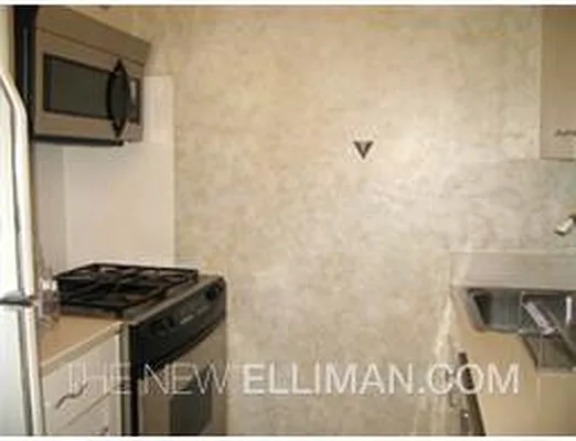 Rented by Douglas Elliman | media 29