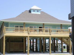 3092 Patty St, Crystal Beach, TX 77650