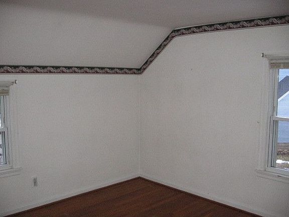 5th image of 451 Caroline Dr