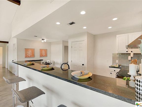 5th image of 675 Spanish Oak Esplanade